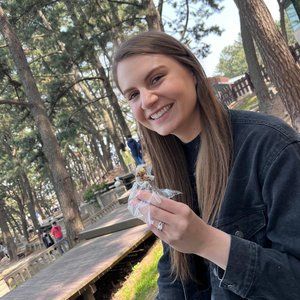 Meet your Posher, Olivia